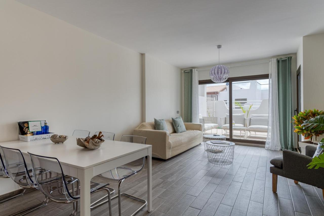 Homeforguest Flat With Large Terrace In Modern Residential Complex With Swimming Pool カレタ・デ・フステ エクステリア 写真