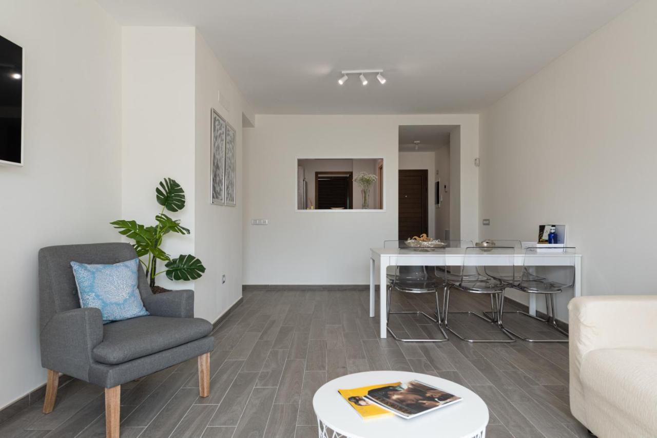 Homeforguest Flat With Large Terrace In Modern Residential Complex With Swimming Pool カレタ・デ・フステ エクステリア 写真