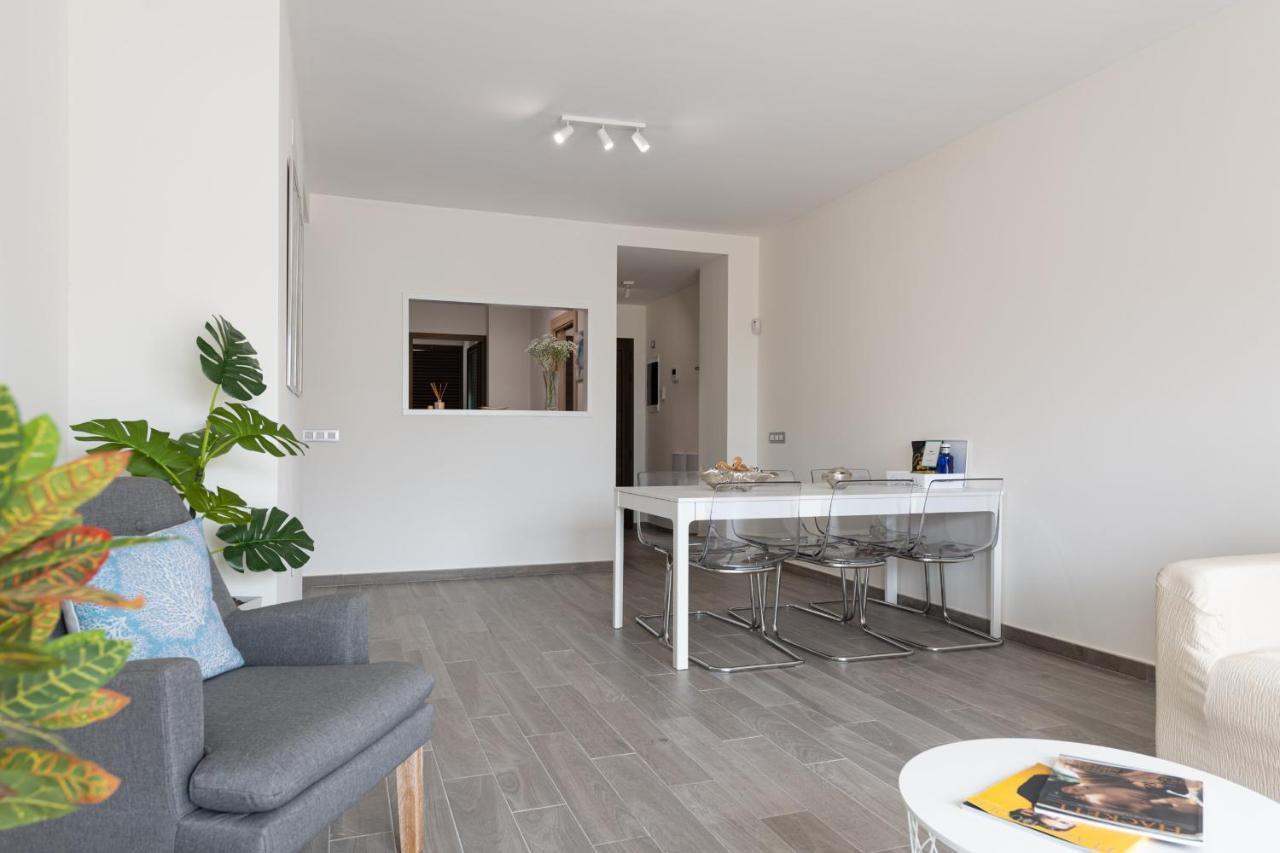 Homeforguest Flat With Large Terrace In Modern Residential Complex With Swimming Pool カレタ・デ・フステ エクステリア 写真